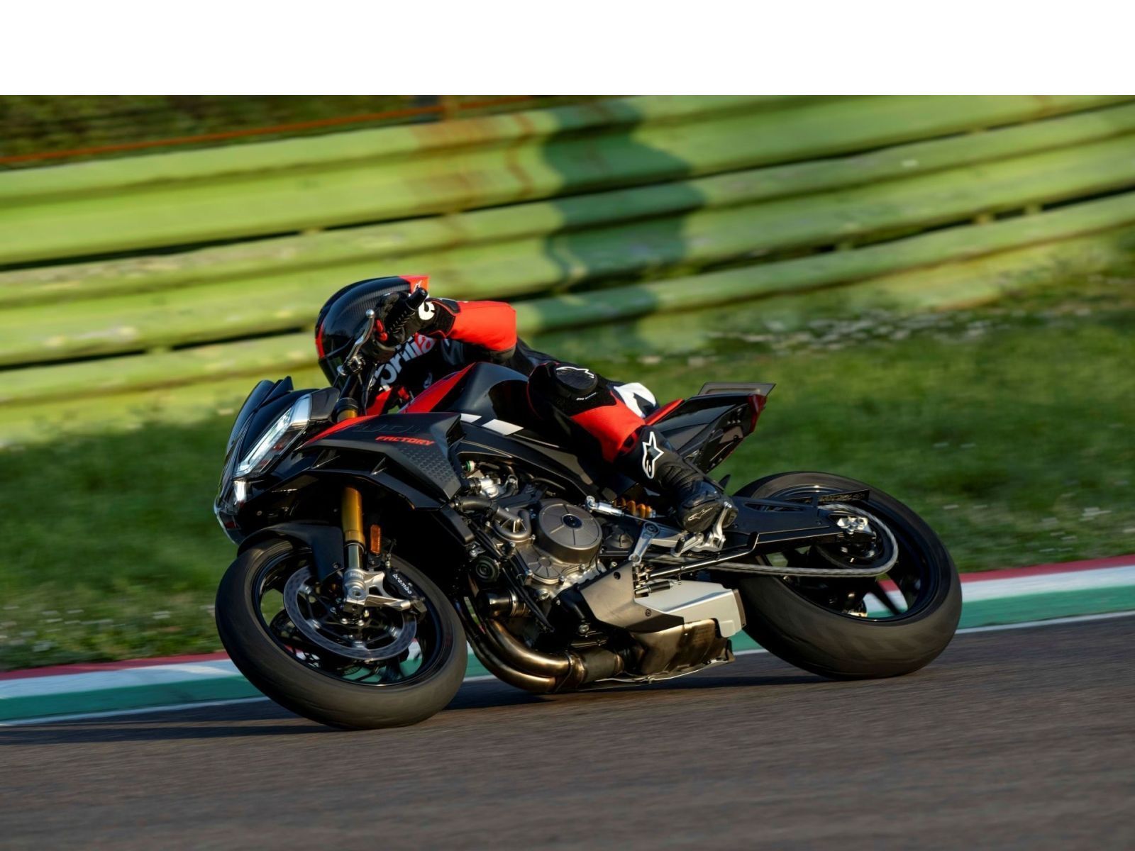 Мотоцикл APRILIA Tuono 660 Factory (DARK BANSHEE) 2026